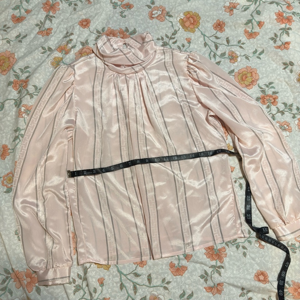 Vintage 70s pink satin blouse with geometric stripes and puff sleeves small